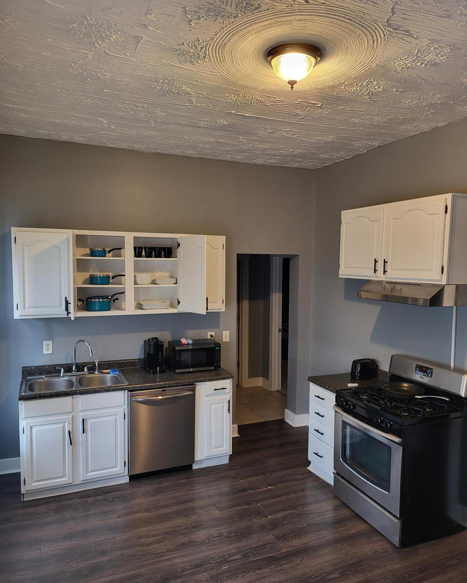 1 Bedroom In Osu District, Free Parking, Kitchen, Washer And Dryer, Location, Downtown, Hospital, Expocenter, Osu Stadium Alloggio in famiglia *